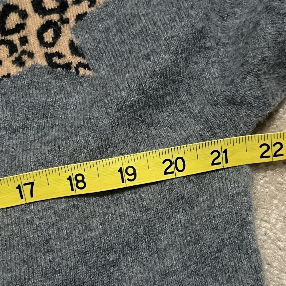 Chelsea & Theodore Cashmere star animal print sweater L - Picture 8 of 9